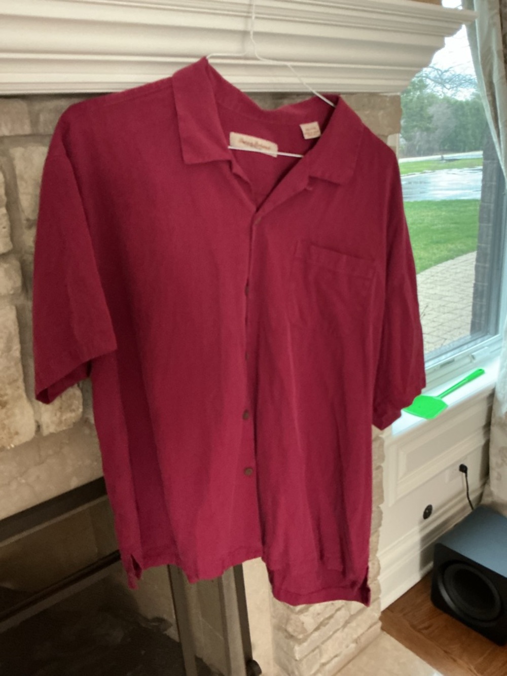 Tommy Bahama Men's Short-Sleeve Button-Down Shirt in Deep Berry